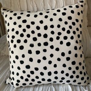 Decorative pillow